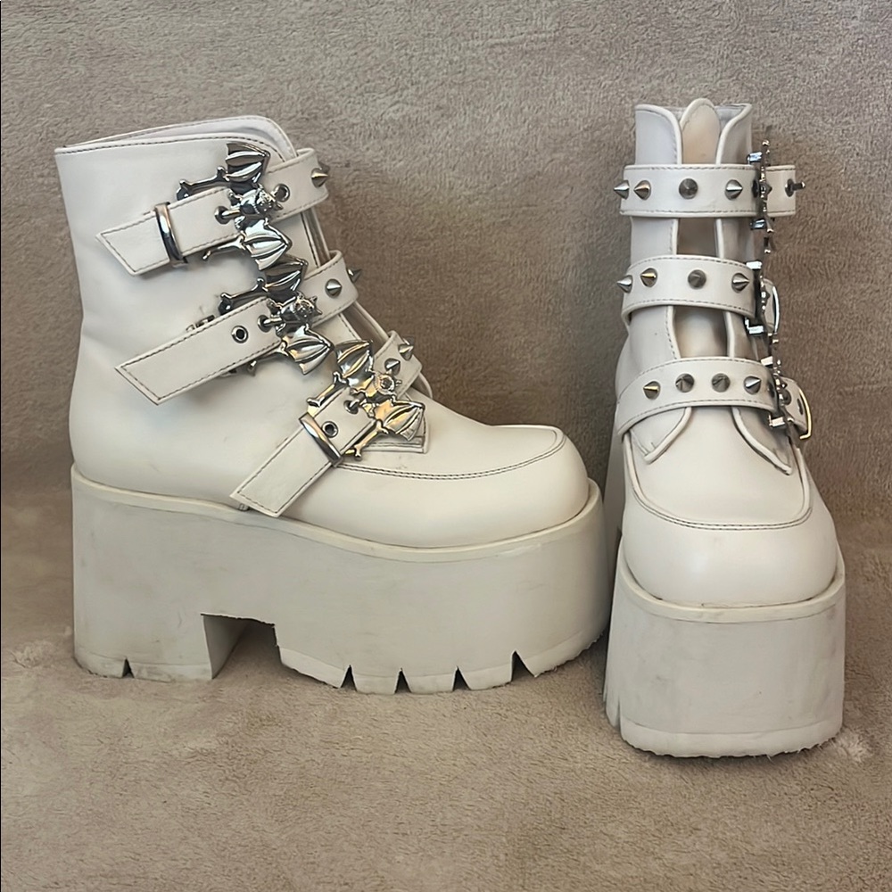 Demonia Ashes-55 Boots
